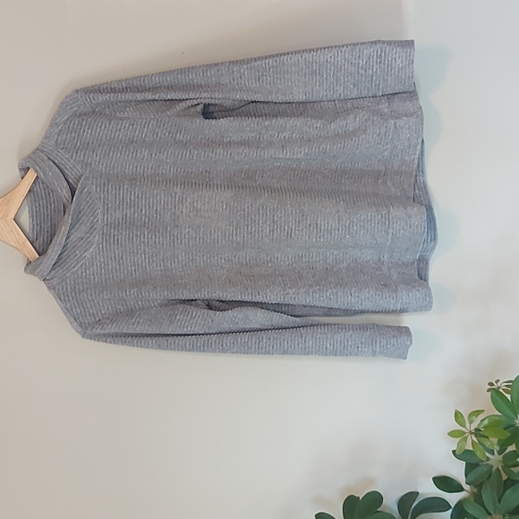 Sweater - Picture 1 of 1